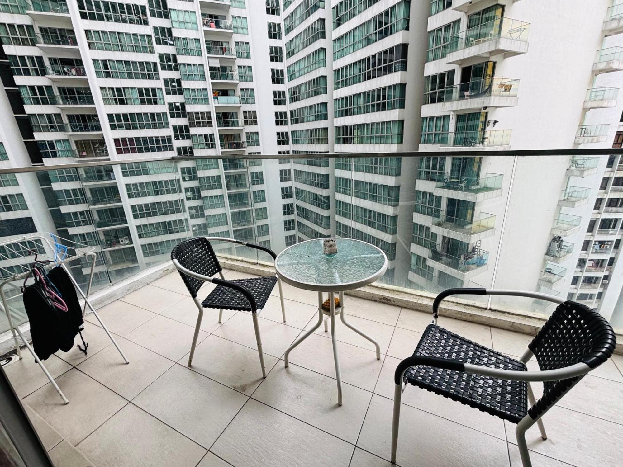 Regalia Skypool Klcc Dorms By Tasrifa Hostel Kuala Lumpur Bagian luar foto